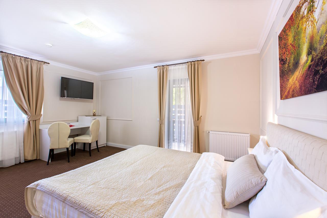 Prestige Hotel ヤシ エクステリア 写真