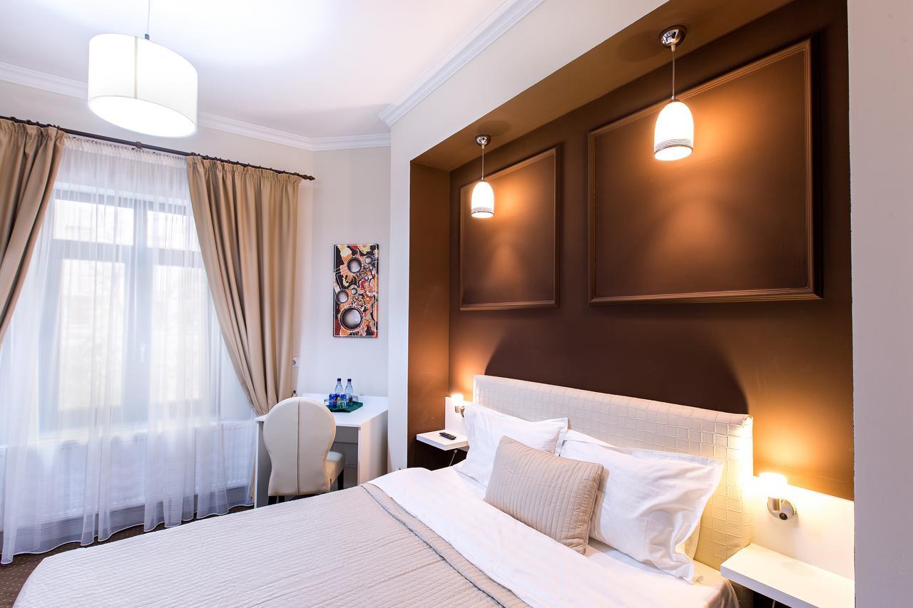 Prestige Hotel ヤシ エクステリア 写真