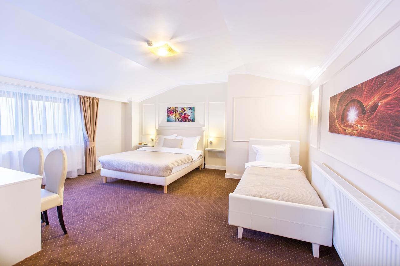 Prestige Hotel ヤシ エクステリア 写真