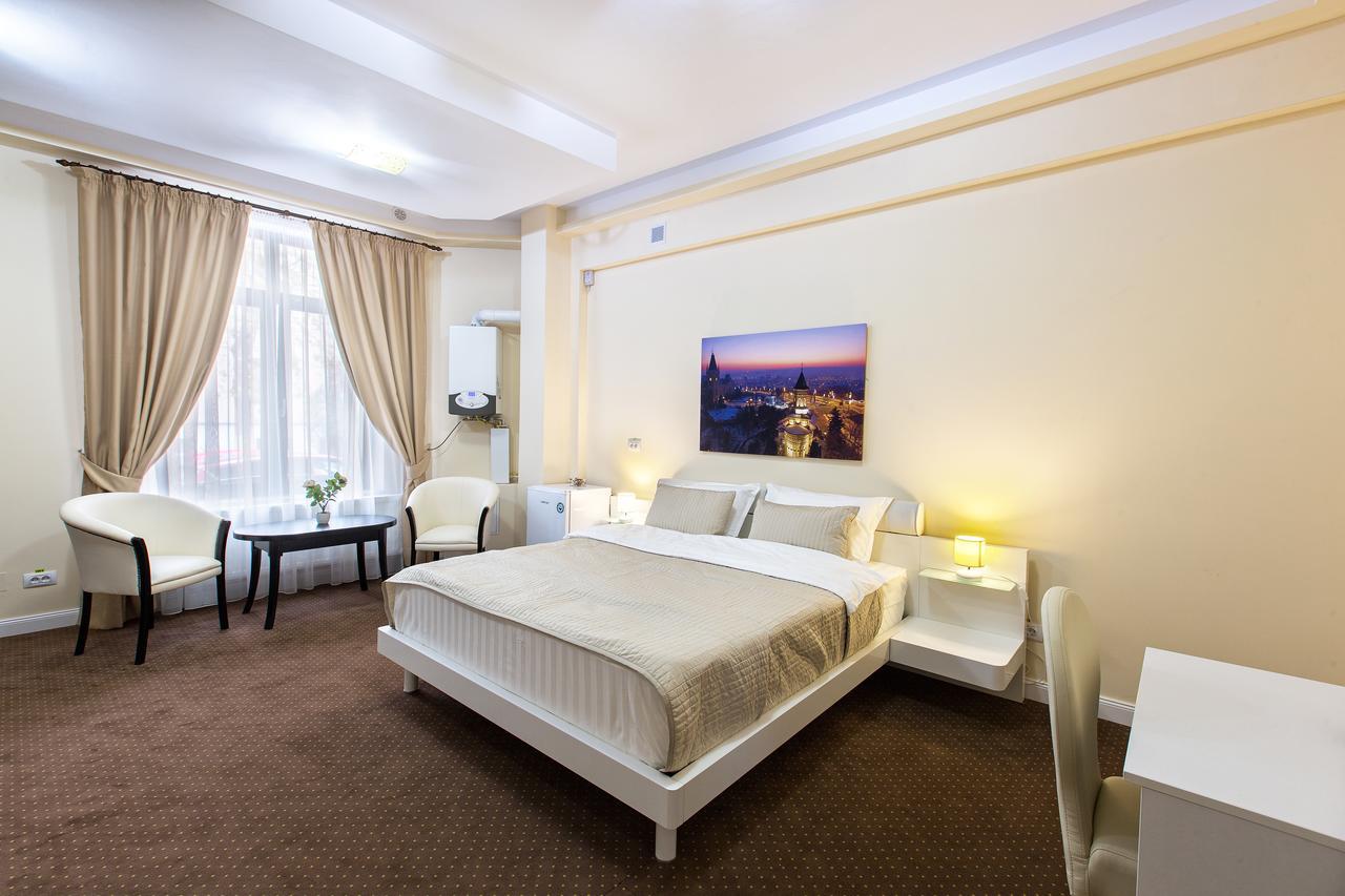 Prestige Hotel ヤシ エクステリア 写真