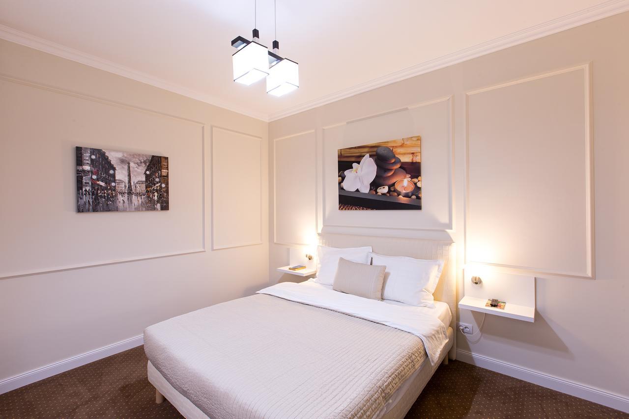 Prestige Hotel ヤシ エクステリア 写真